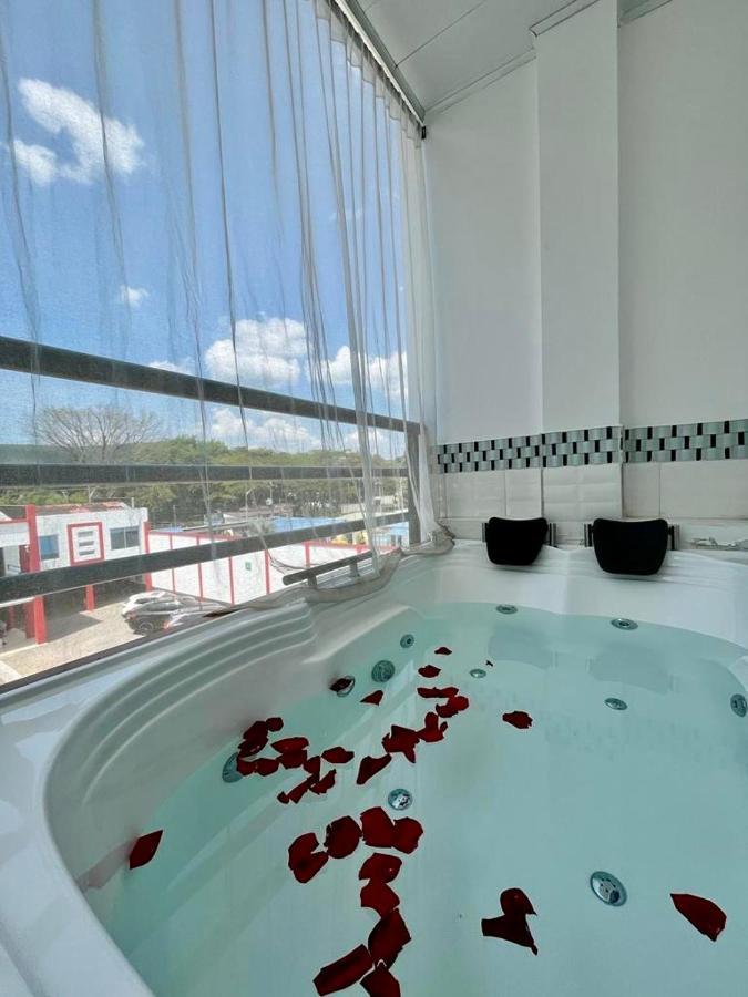 Bora Bora Adults Only Hotel Melgar Bagian luar foto